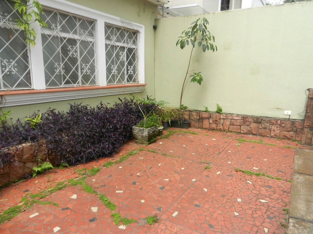 Sobrado à venda com 3 quartos, 200m² - Foto 1