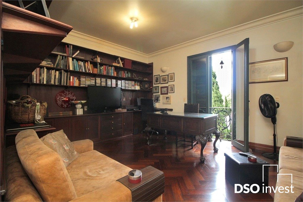 Casa à venda com 4 quartos, 650m² - Foto 10