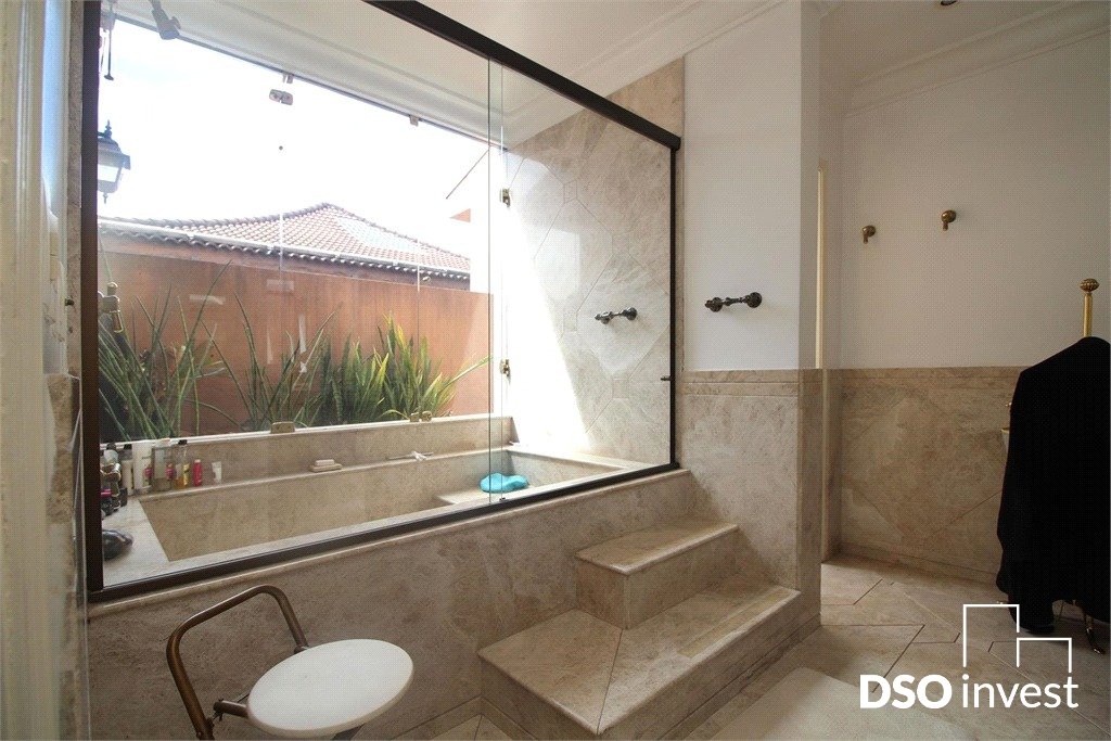 Casa à venda com 4 quartos, 650m² - Foto 17