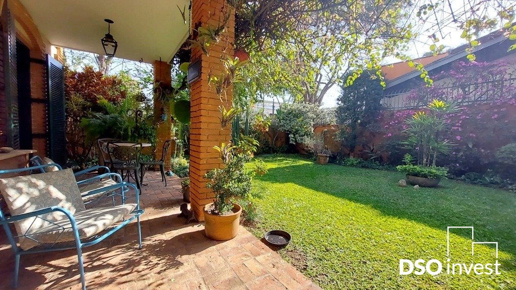 Casa à venda com 5 quartos, 296m² - Foto 2