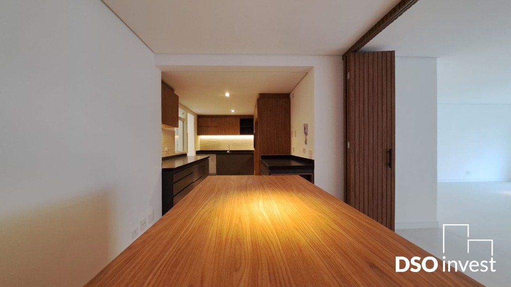 Apartamento à venda com 3 quartos, 180m² - Foto 7