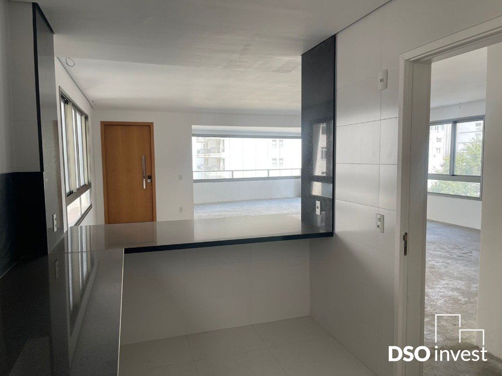 Apartamento à venda com 3 quartos, 190m² - Foto 2