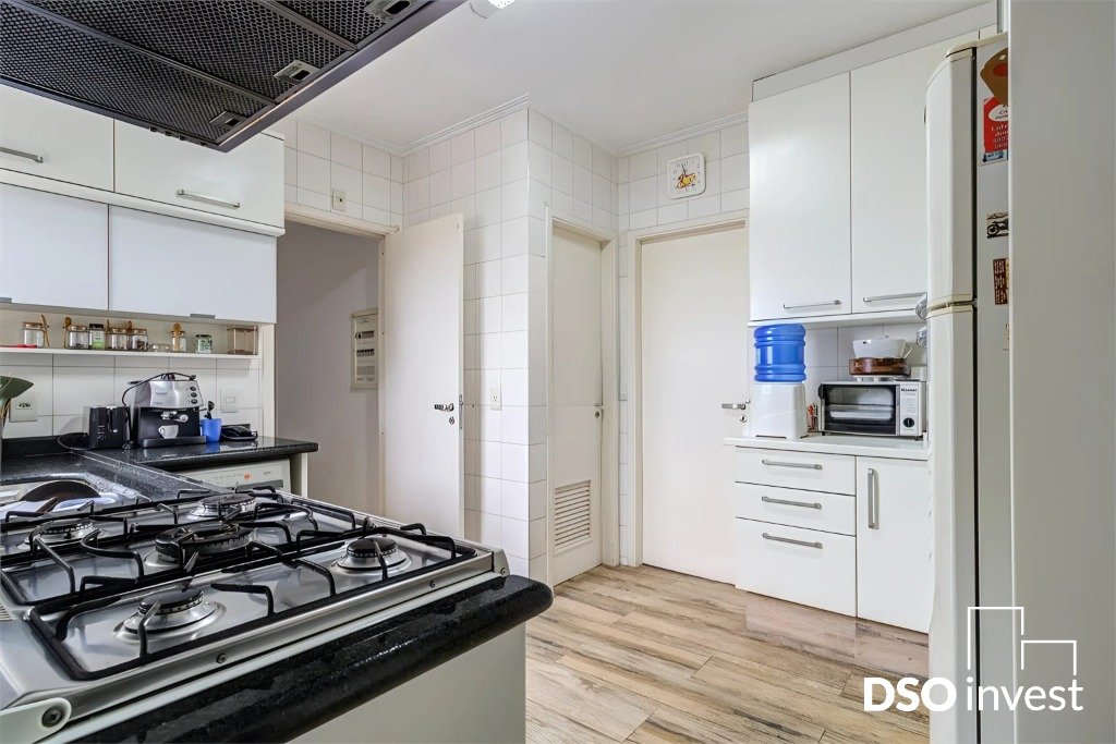 Apartamento à venda com 4 quartos, 186m² - Foto 17