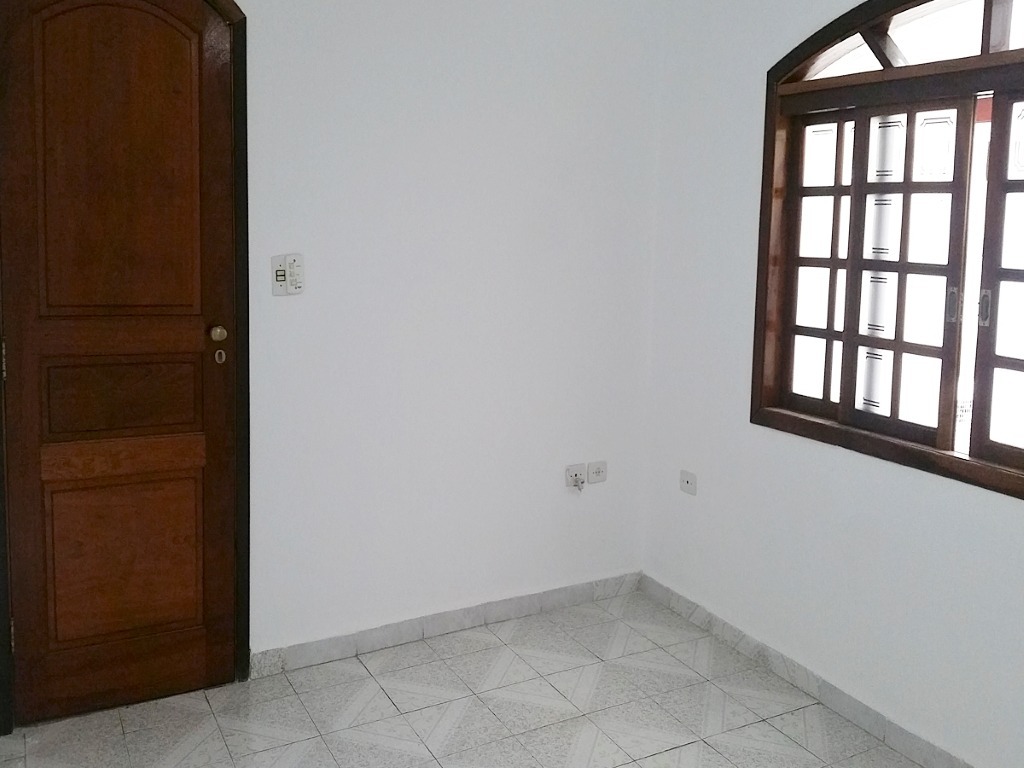 Casa à venda com 4 quartos, 163m² - Foto 3